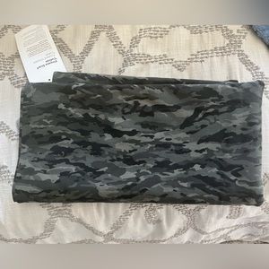 New lululemon scarf